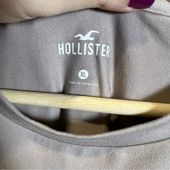 Hollister Light Beige Boxy Crop T-Shirt Short Sleeve - Picture 2 of 3